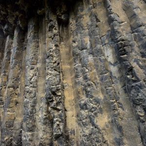 Villaurbana. Particolare dei basalti colonnari di Is Aruttas Santas